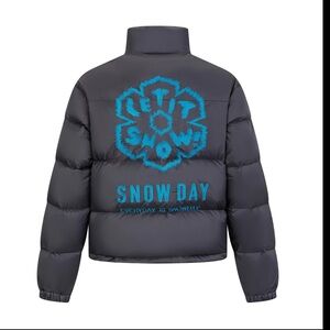 Snow Day Puffer Jacket - Black and Blue